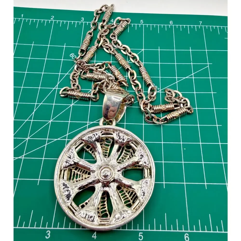 Y2K Spinner Wheels Pendant and Necklace (Costume Jewelry)